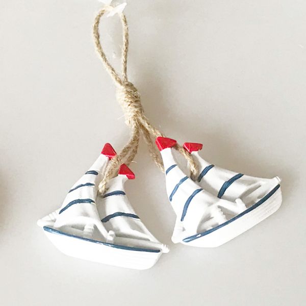 Set of 2 small boats