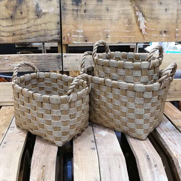 Set of 3 oval baskets with 2 handles